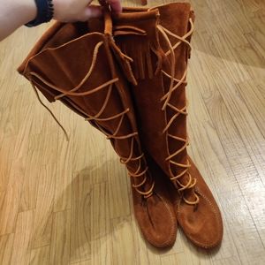Minnetonka Lace Up Fringe boots